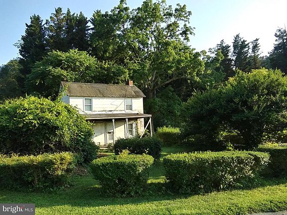 2nd image of 461 Jewell Rd