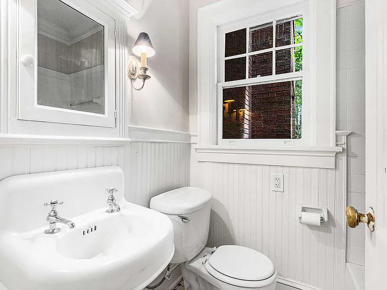 2417 Glenwood Dr NE #B — Photo 15
