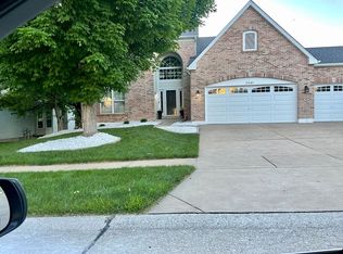 2987 Fox Bluff Dr, Saint Charles, MO 63301