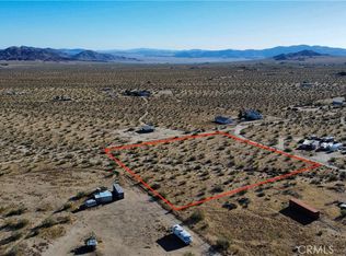 702 Bell Rd, Landers, CA 92285