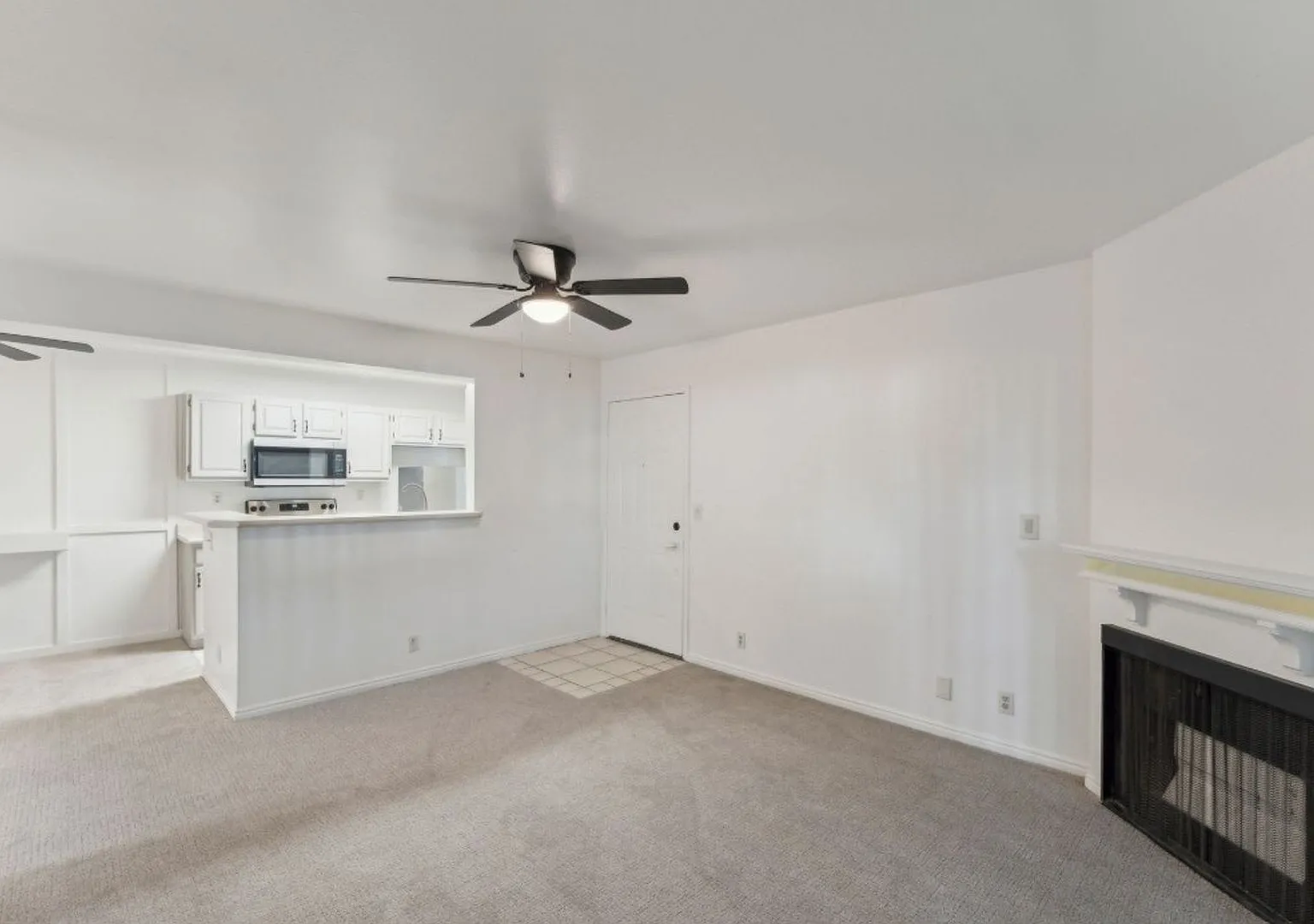 Main Floor 2 Bedroom Condo in Bountiful! — Photo 3