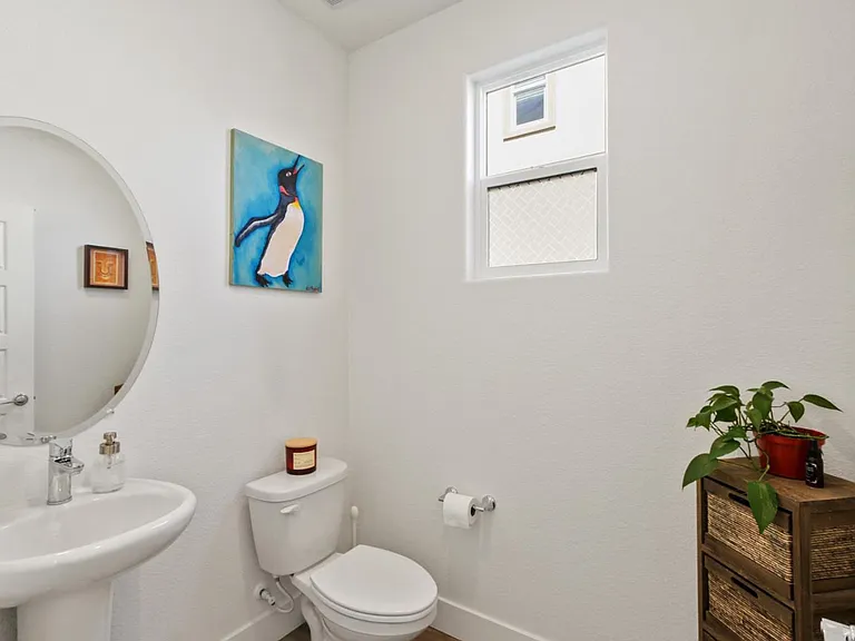 2011 Grady Cir — Photo 16