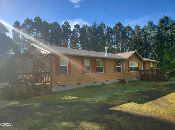 537 NE Camp One St, Yachats, OR 97498