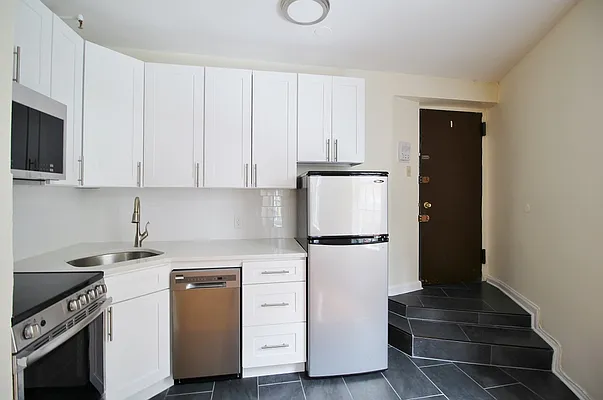 Rented by Julianna Realty Corp | media 6