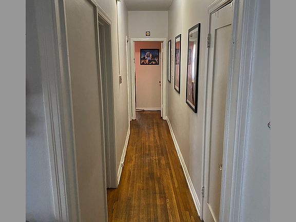 5th image of 1160 N Westmoreland Ave