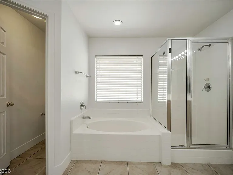 9711 Spinnaker Creek Ave — Photo 5