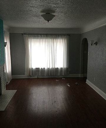 5th image of 335 N Burton Ave
