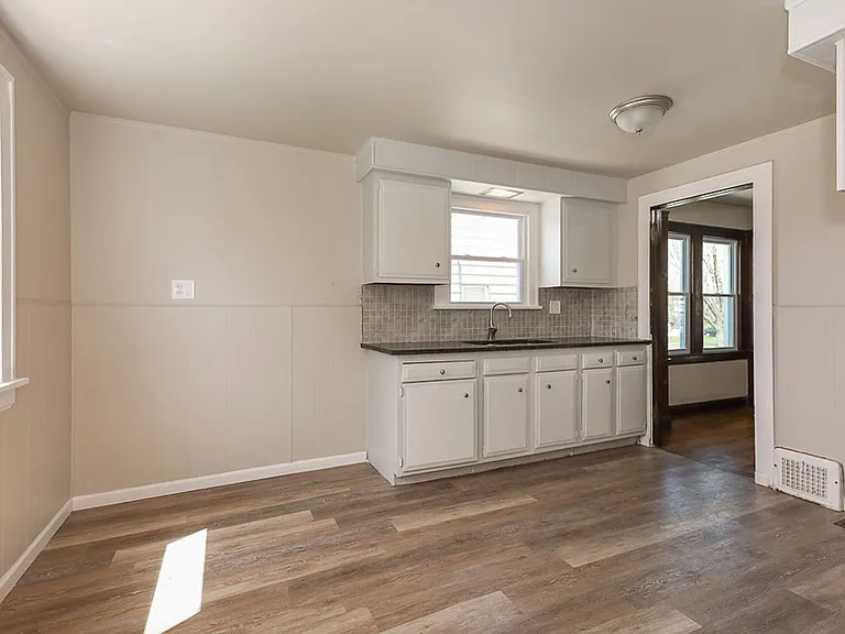 17204 Mapleboro Ave — Photo 3