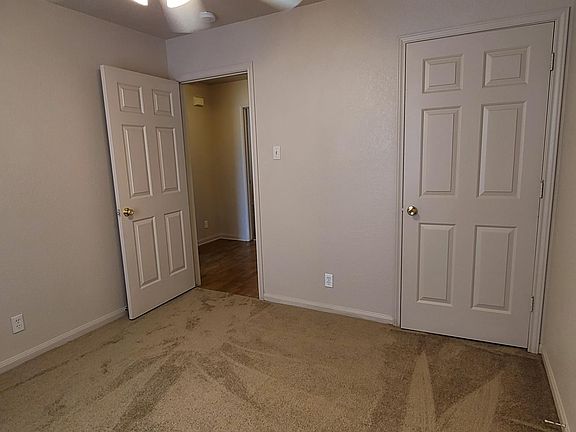 5th image of 127 Oak Dr