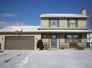 452 Valley View Dr, Poynette, WI 53955