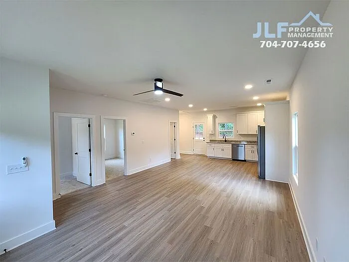 217 Carlie St — Photo 2