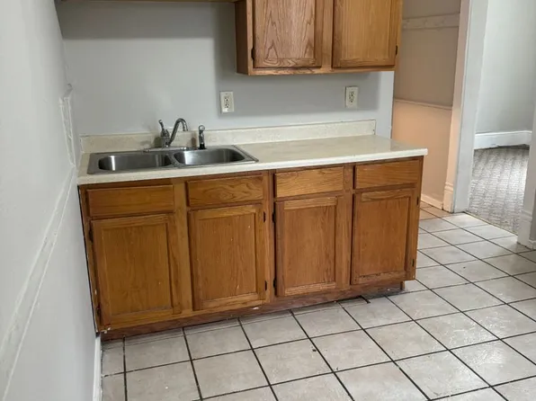 2002 57th St. (8 Unit)