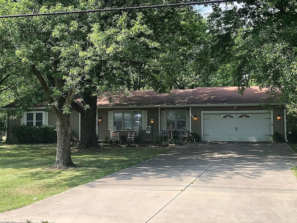 422 S Fenton Ave photo 1