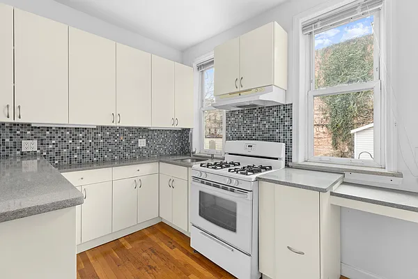 Sold by Compass | media 4