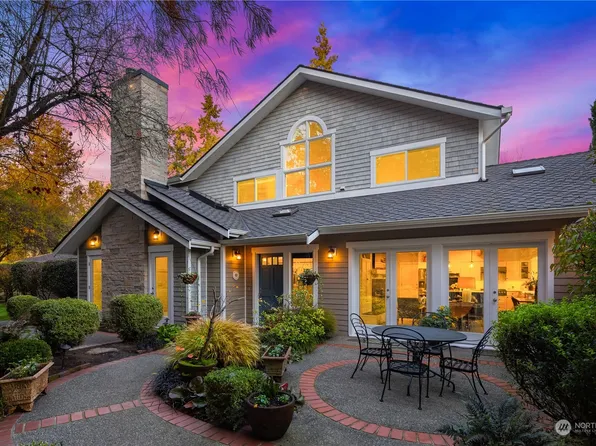 8060 NE 8th St, Medina, WA 98039