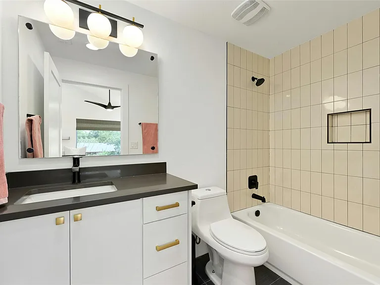 1187 Oak Grove Ave — Photo 19