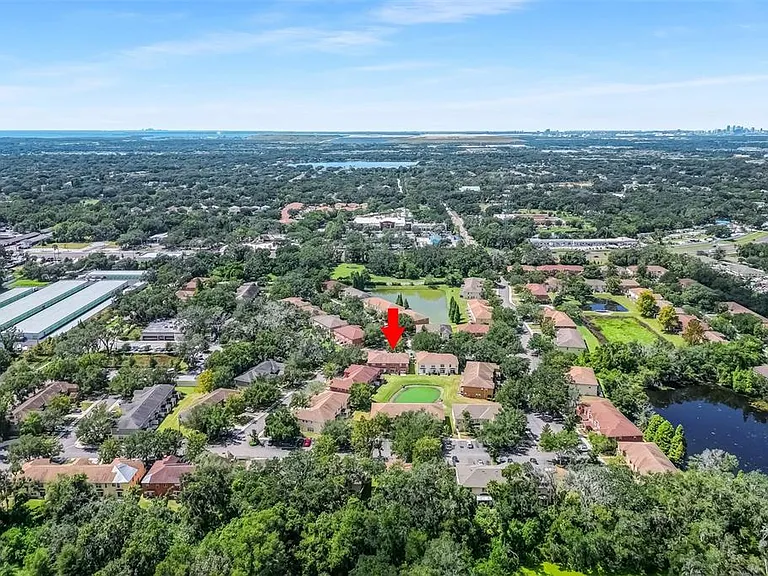 6928 Hawthorne Trace Ln — Photo 33