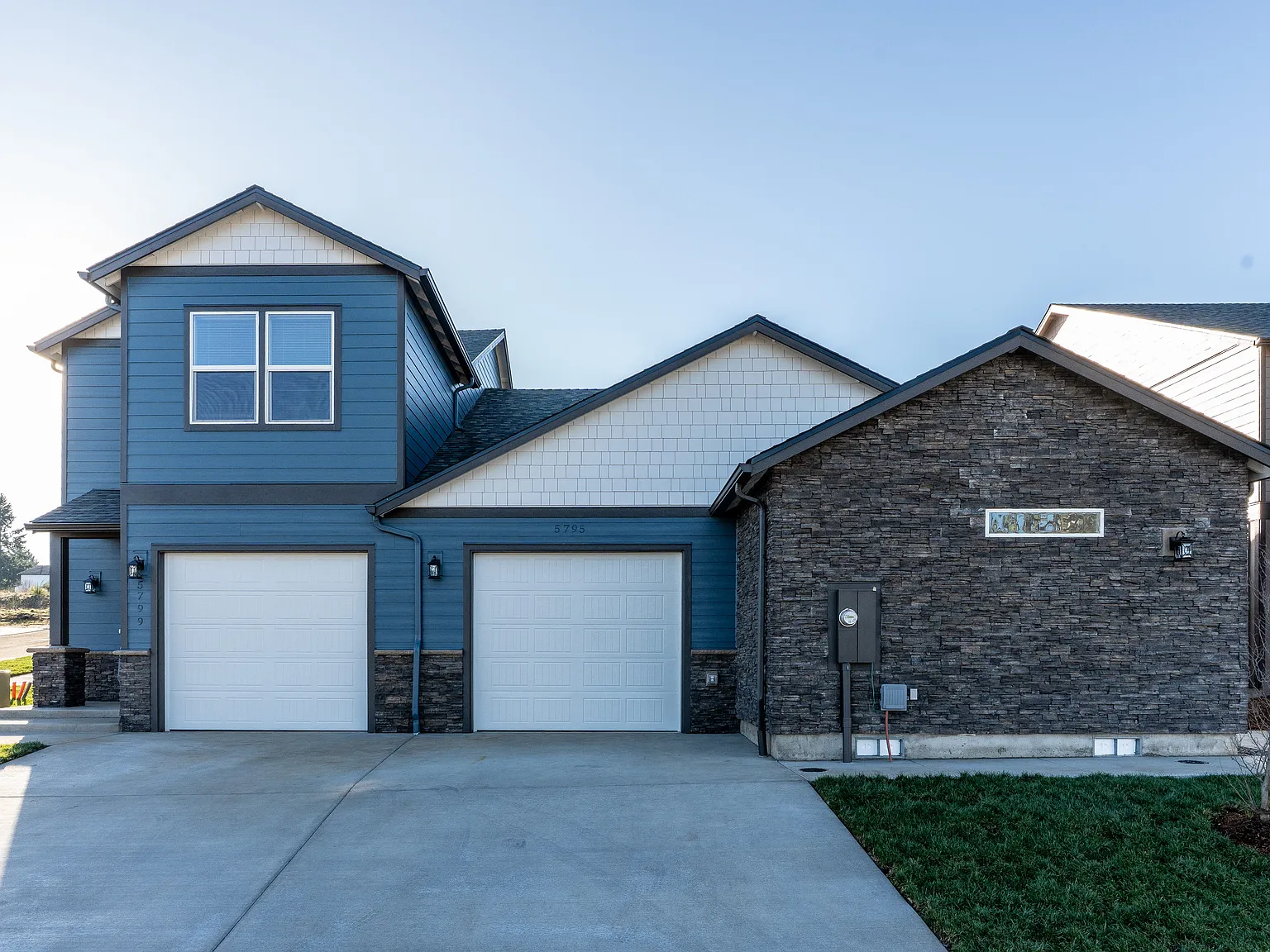 3 bed, 2.5 bath, 1613 sqft, $2,550 — Photo 1