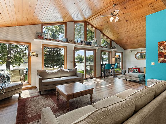 3rd image of 5939 N Stahl Rd