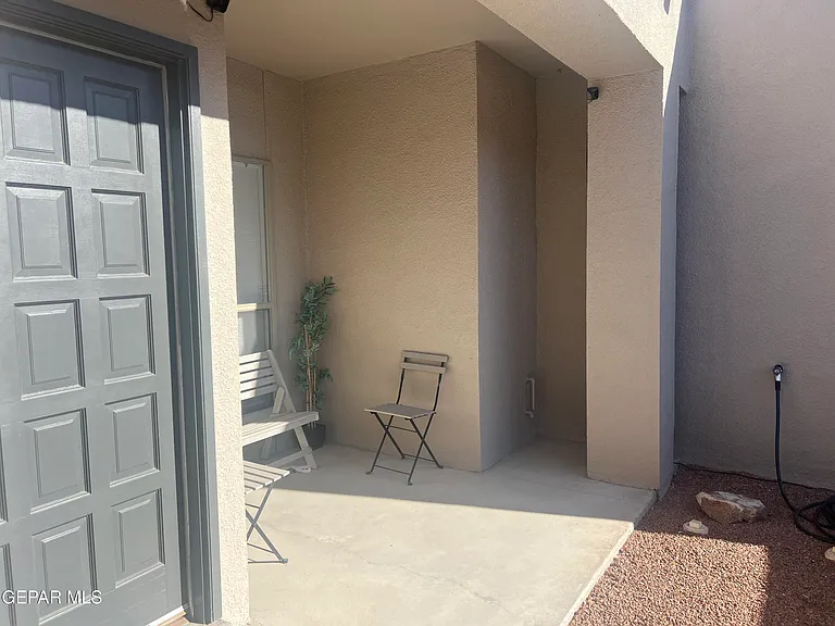 5656 Burning Tree Dr — Photo 3