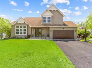 1837 Ashford Ln, Crystal Lake, IL 60014