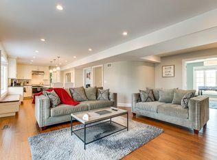 408 Owen Ct #Id1305915p, Prospect Heights, IL 60070