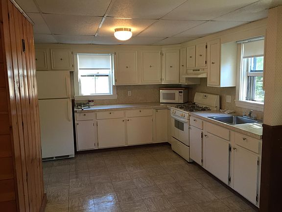 4th image of 52 Narragansett Ave