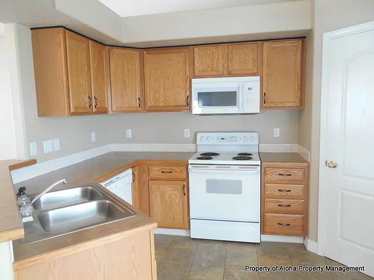 5514 Buckboard Ave — Photo 8