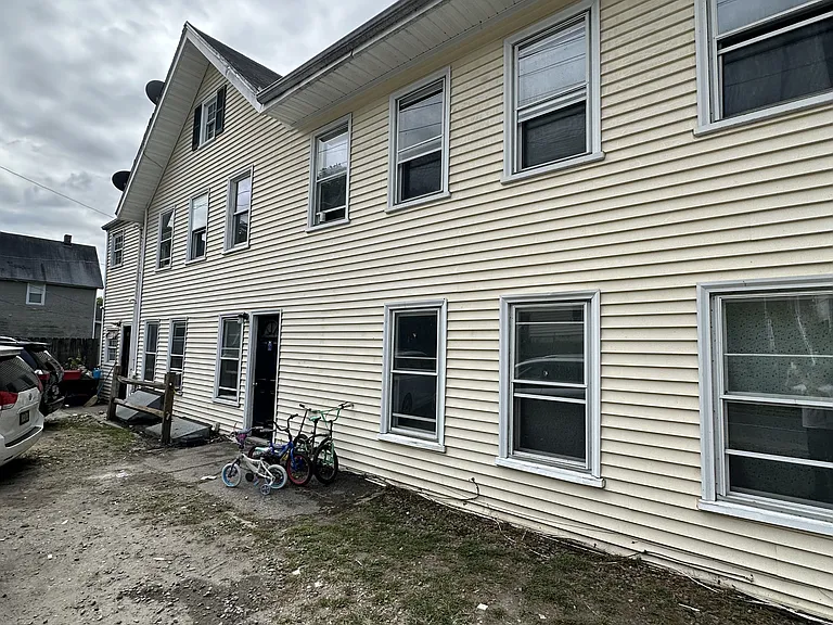 210 Derby Ave #C — Photo 19