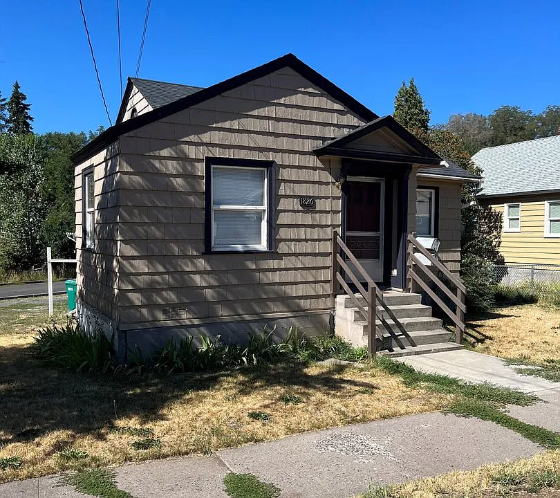 1826 Oregon Ave