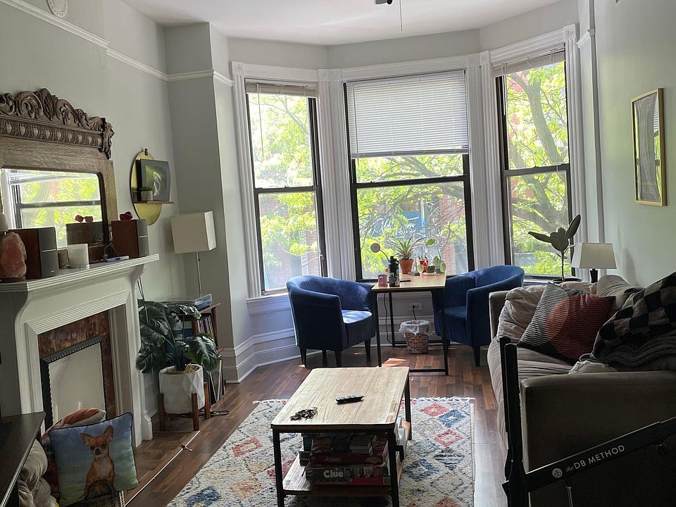 1st image of 2269 N Lincoln Ave #2