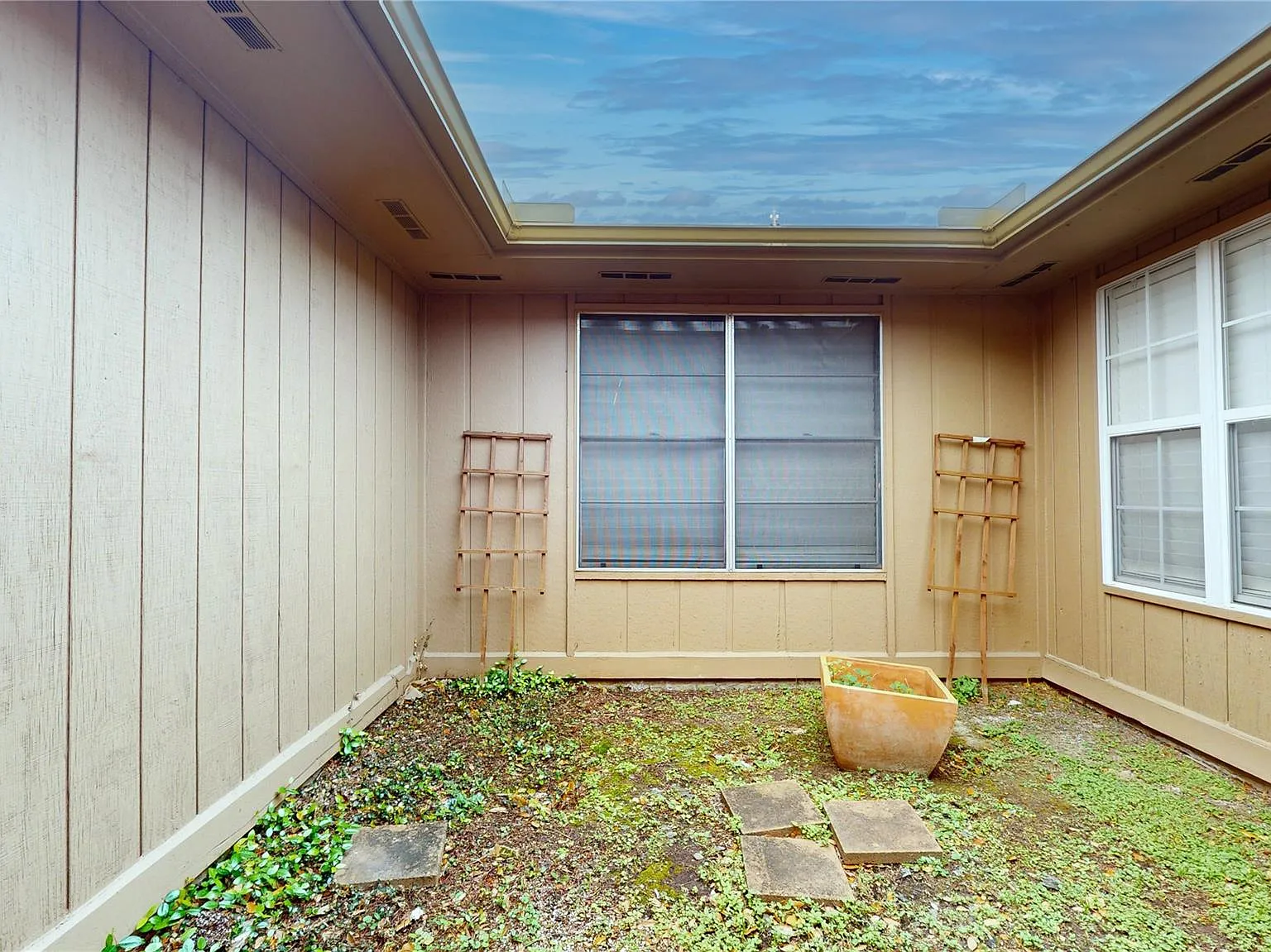 3 bed, 2.0 bath, $2,150 — Photo 4