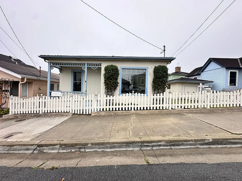 153 Monterey Ave