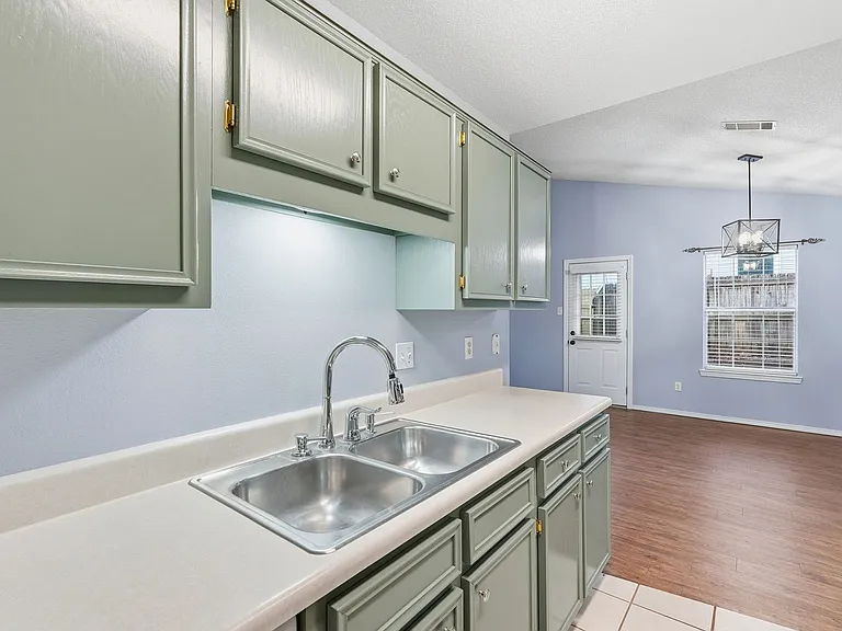 1201 Copper Creek Dr — Photo 10