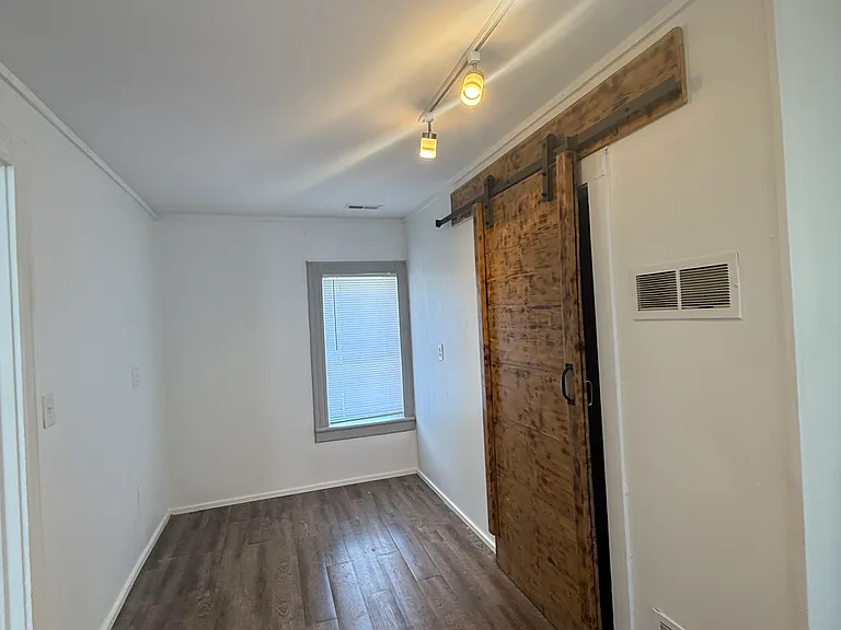 106 S Linwood Ave #B — Photo 5