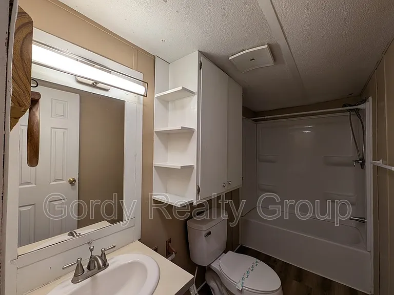 3123 Camp Rd — Photo 6