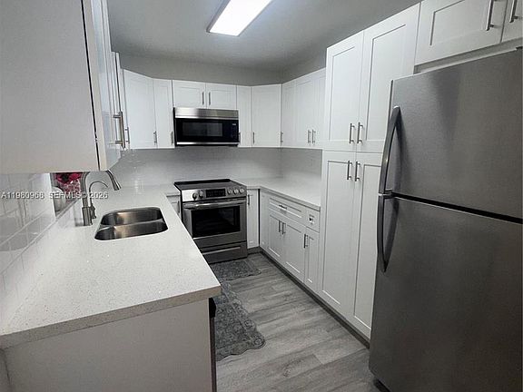 4th image of 6937 Tiburon Cir APT 105