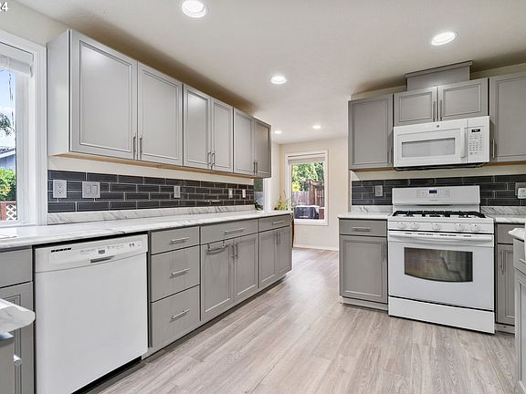 2nd image of 2955 NE 1st Ct