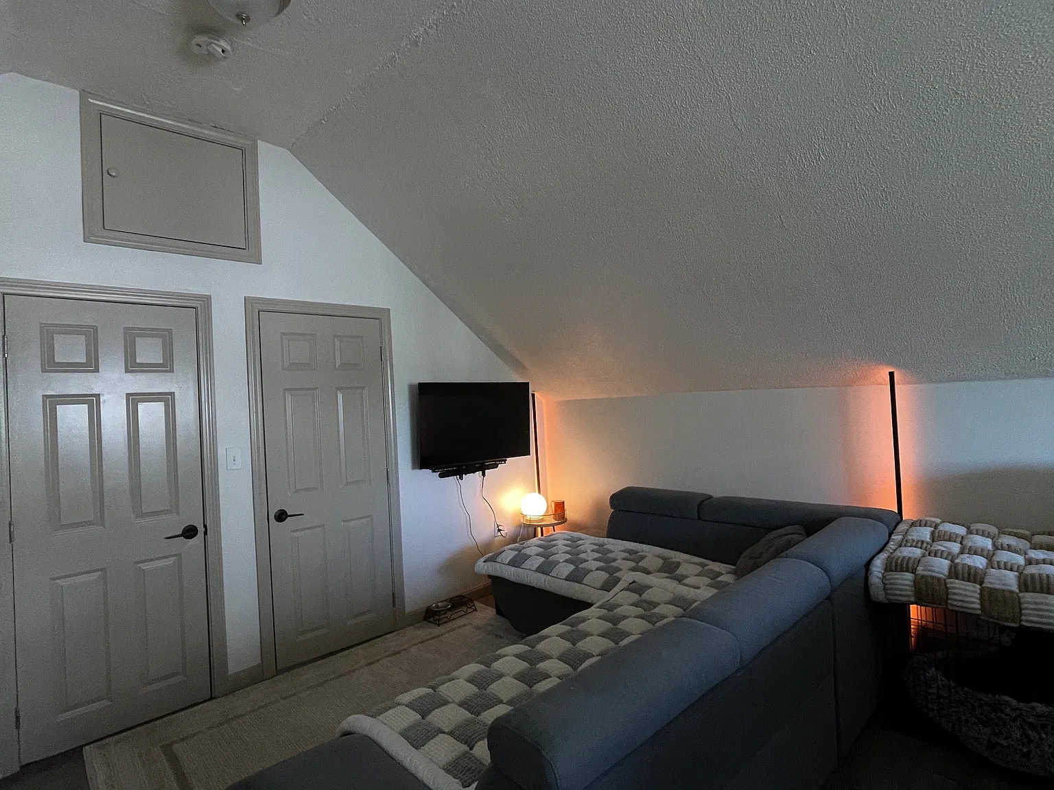 2 bed, 600 sqft, $2,300 — Photo 4