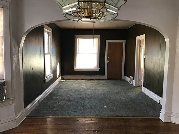 4th image of 1021 E 8th St