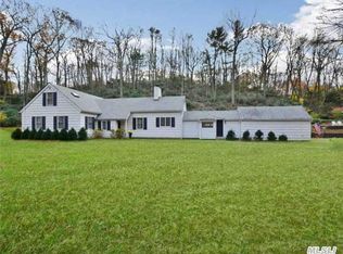 225 Vineyard Rd, Huntington, NY 11743