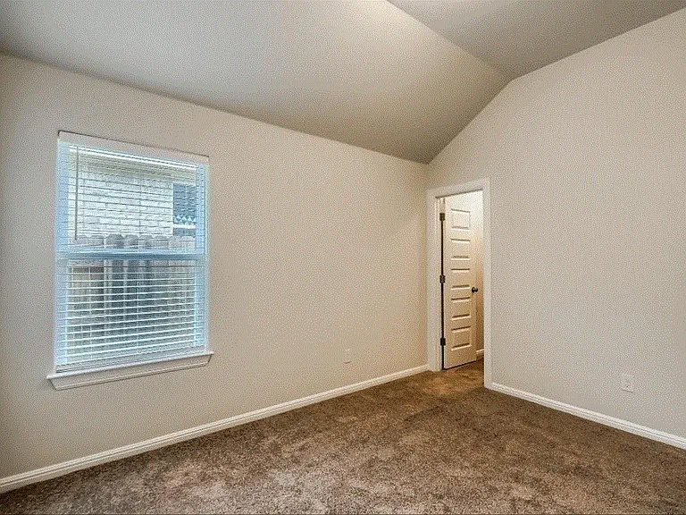 113 Thurston Dr — Photo 39