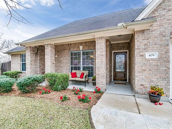 3rd image of 409 Friends Knoll Ln