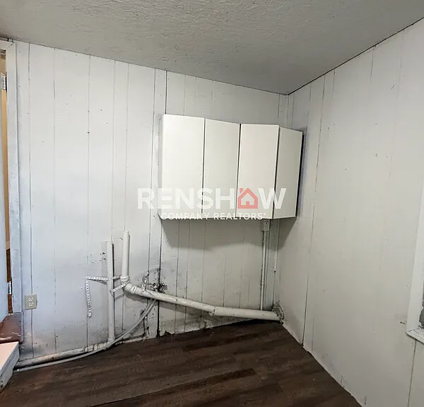 450 Bedwell St — Photo 27