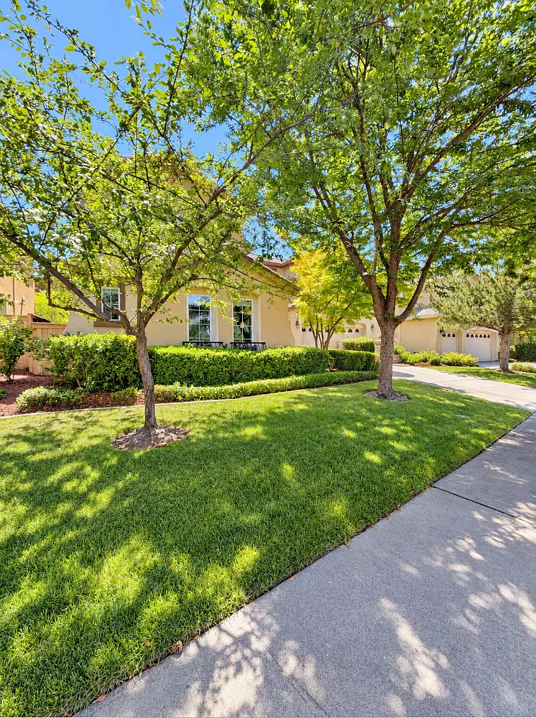 5 bed, 3449 sqft, $4,995 — Photo 4