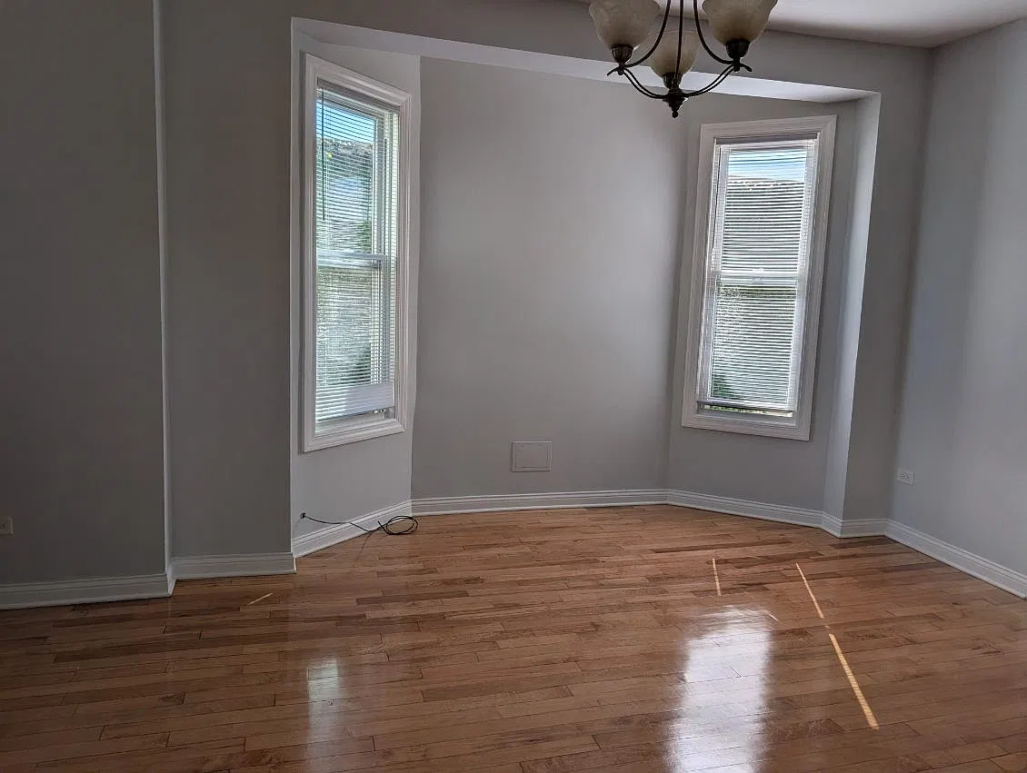 3 bed, 1000 sqft, $1,849 — Photo 2