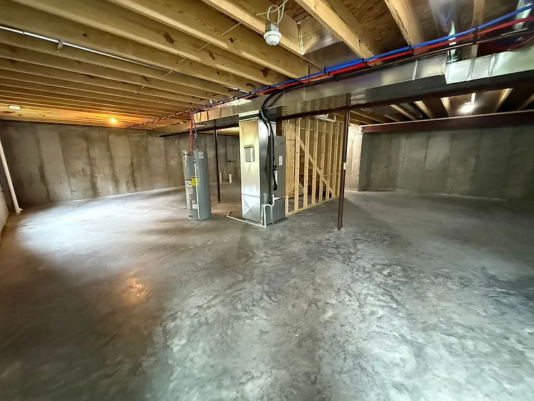 842 Lakeway Dr — Photo 15