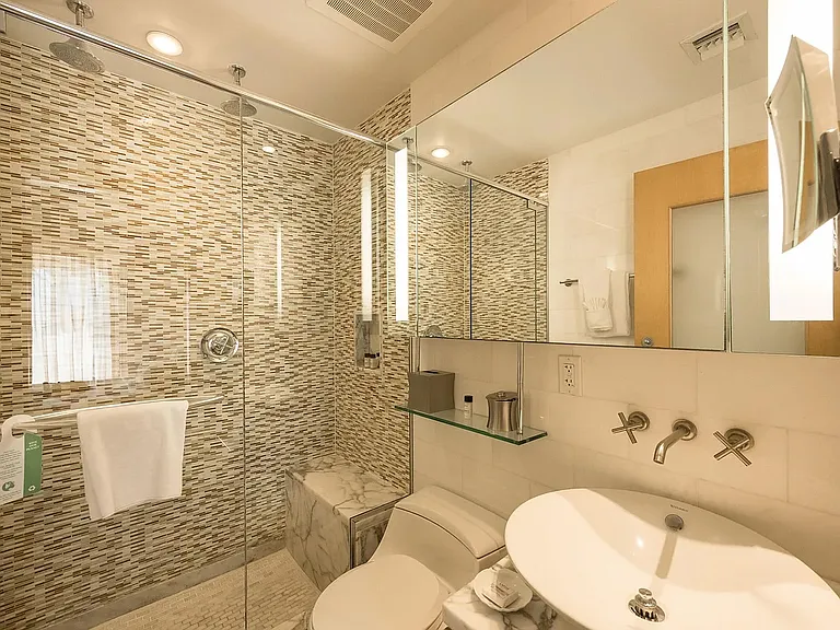 1401 Simonton St #1401/20 — Photo 5