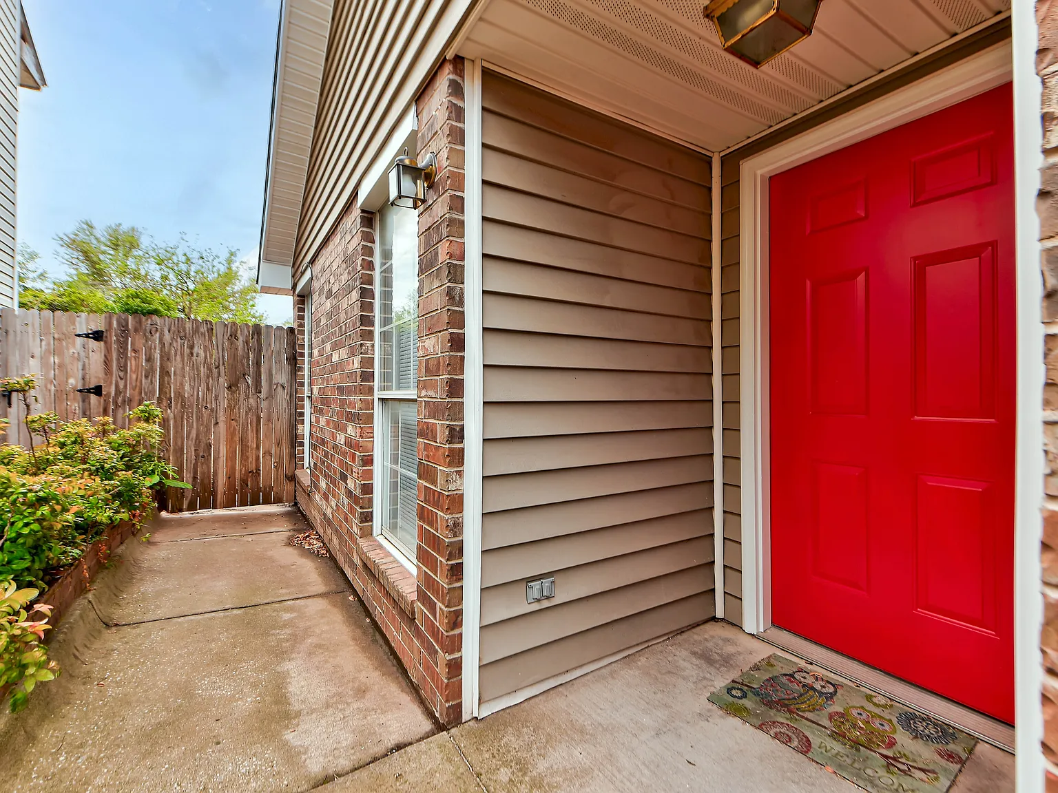 917 Rambling Oaks Drive - 1 — Photo 4