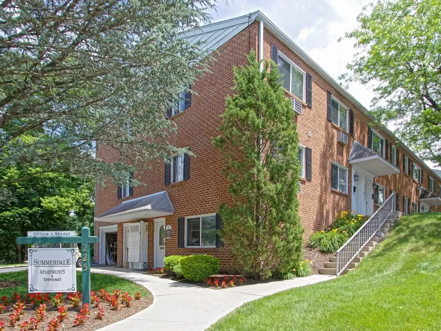 Summerdale Apartments — Photo 3